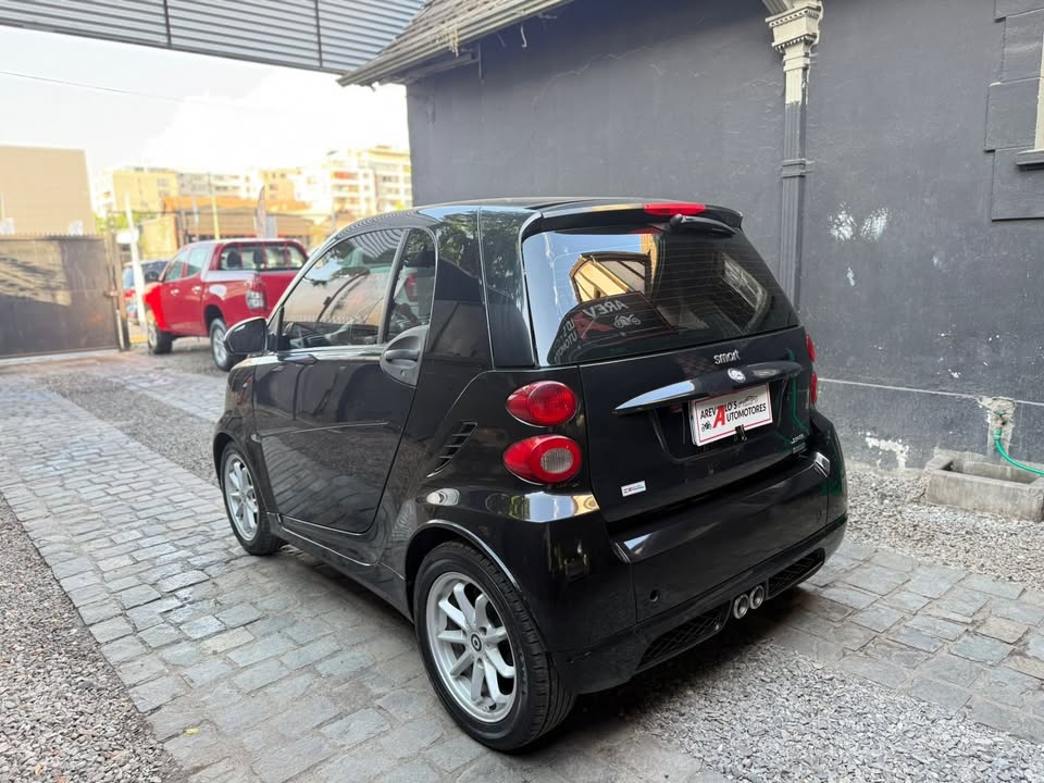 
								Mercedes-Benz smart brabus fortwo 2010 full									