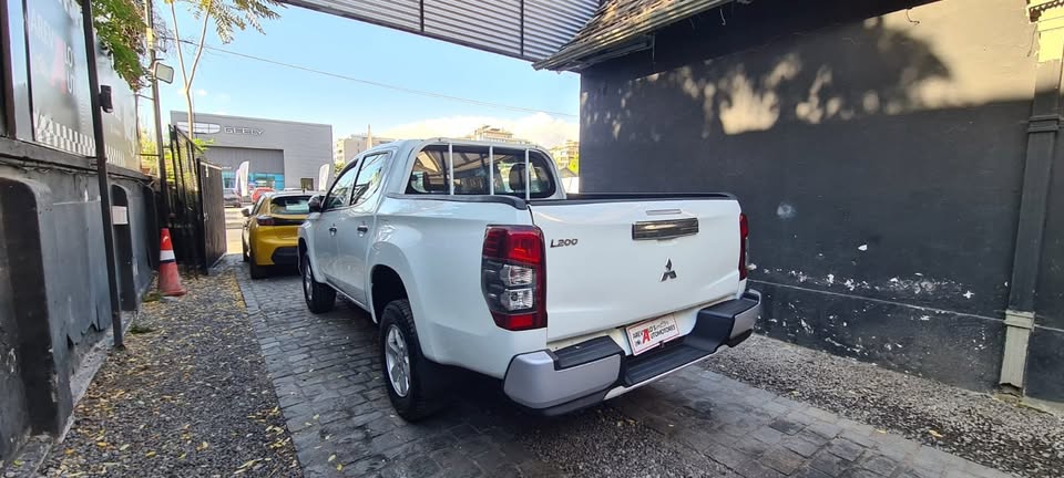 
								Mitsubishi l200 katana cr 2.4 4×2 2022 full									