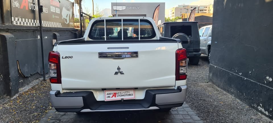 
								Mitsubishi l200 katana cr 2.4 4×2 2022 full									