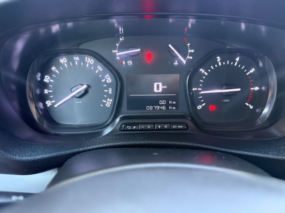 
								PEUGEOT EXPERT 2022 full									