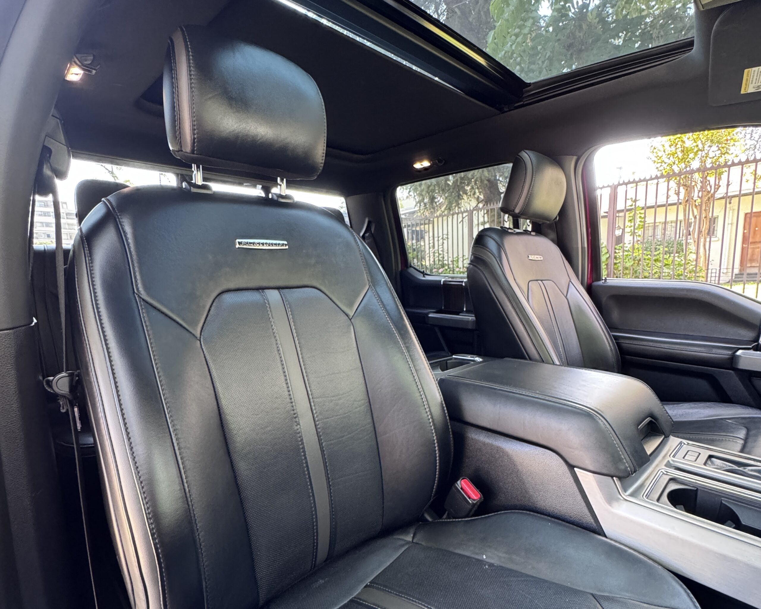 
								Ford F-150 Platinum 2018 full									
