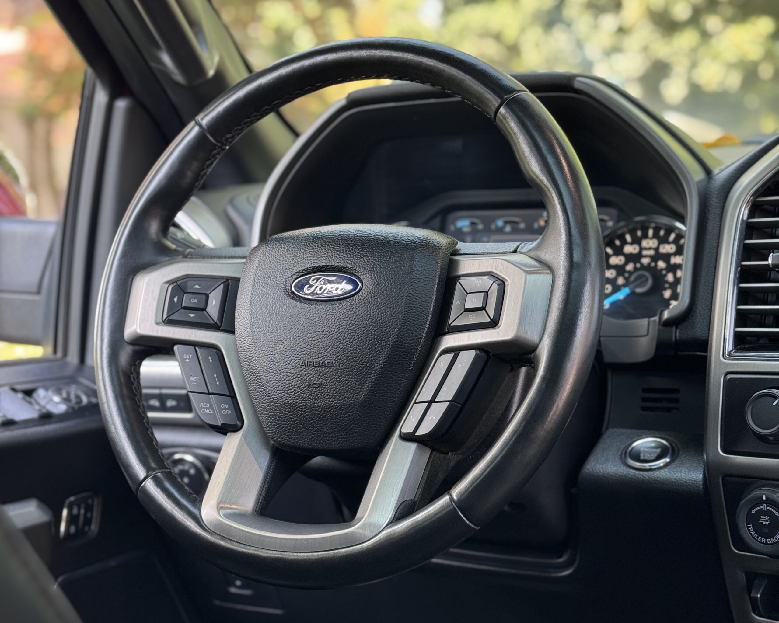 
								Ford F-150 Platinum 2018 full									