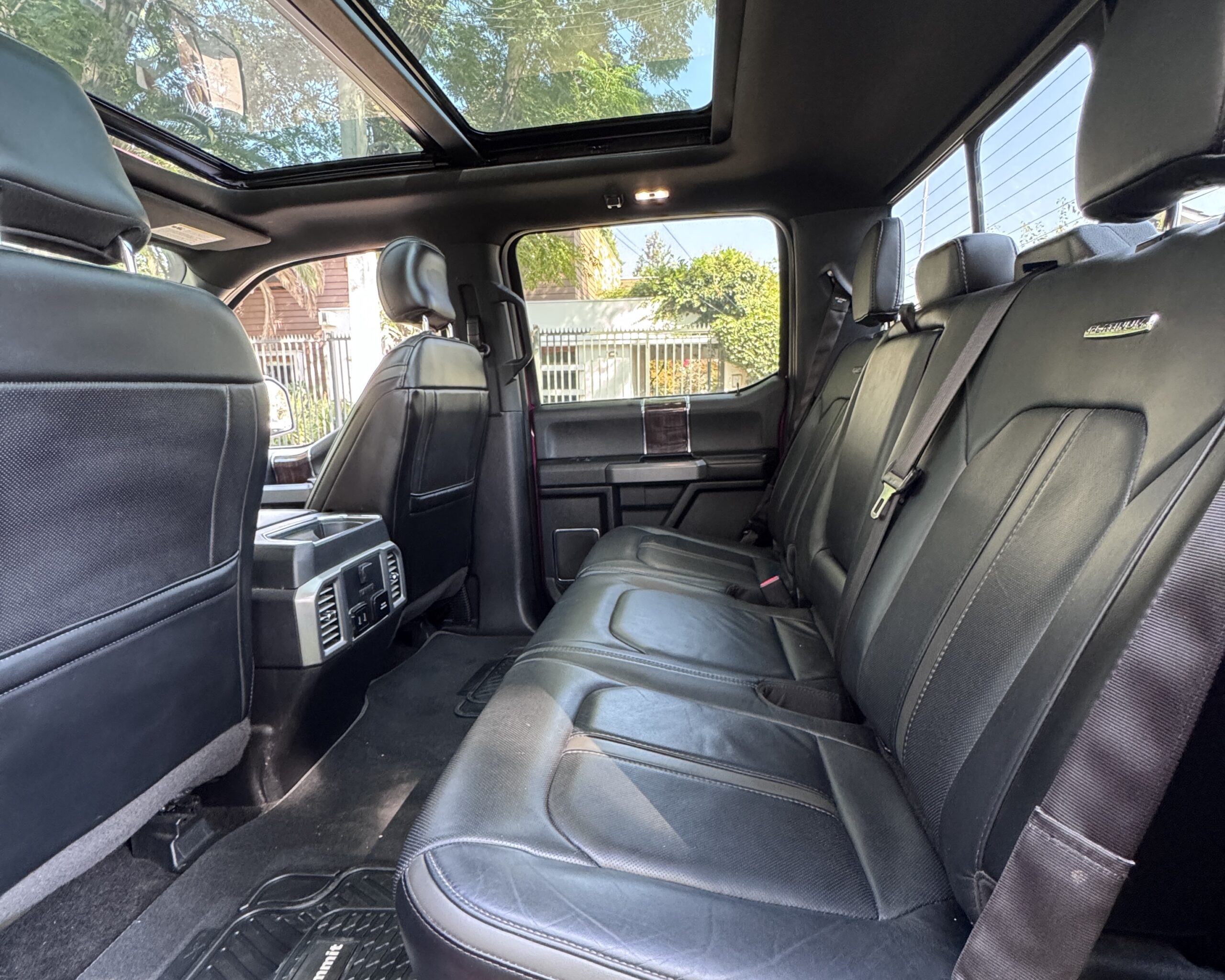 
								Ford F-150 Platinum 2018 full									