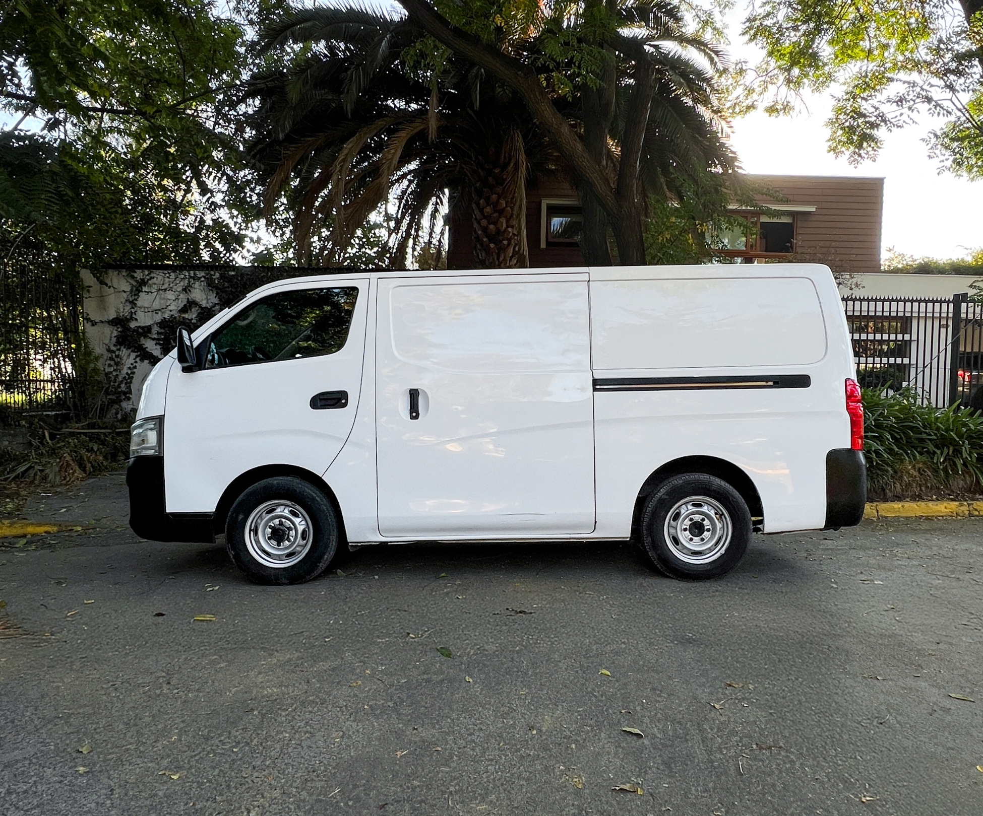 
								NISSAN NV350 LONG DX 2.5 2015 full									