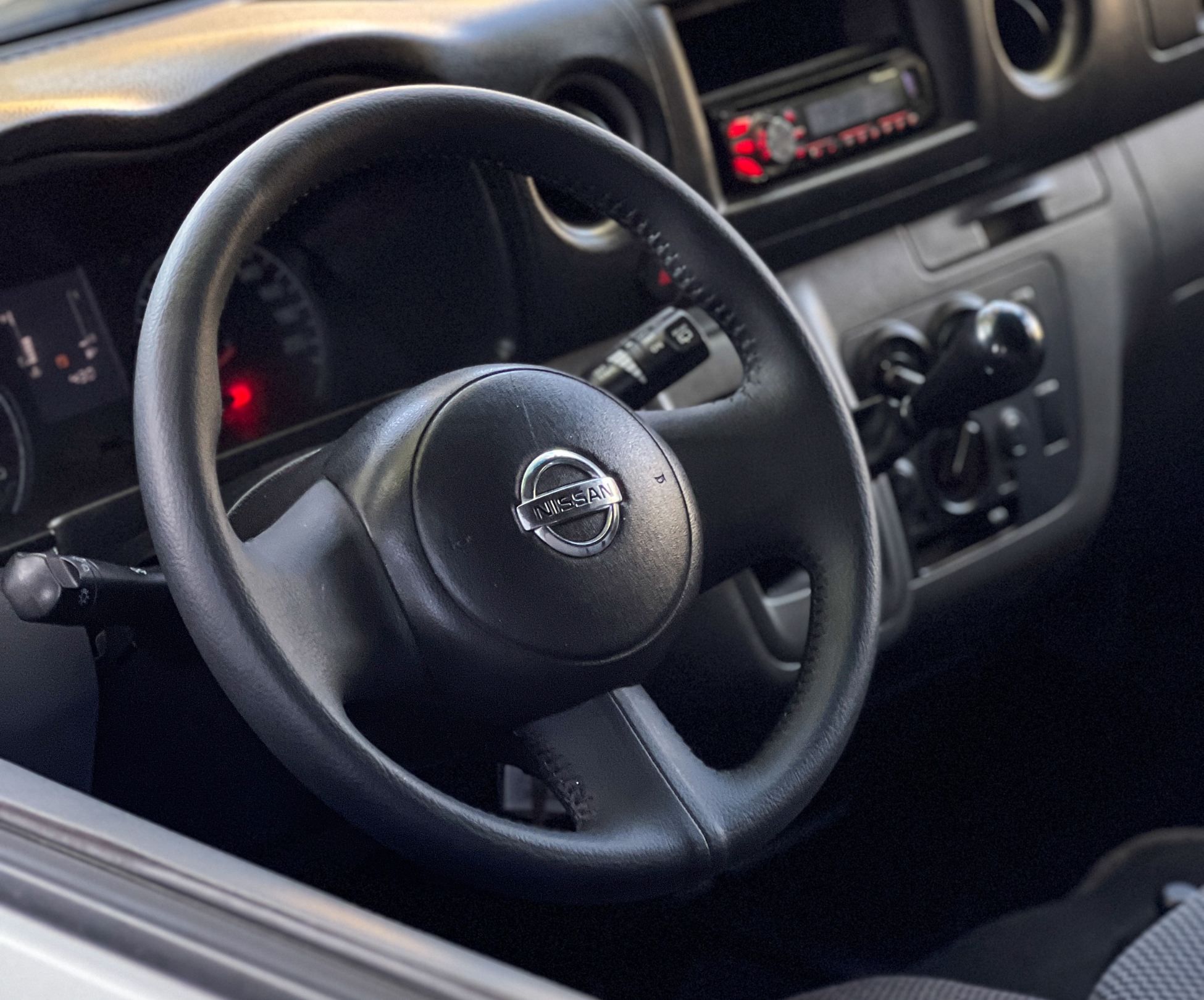 
								NISSAN NV350 LONG DX 2.5 2015 full									