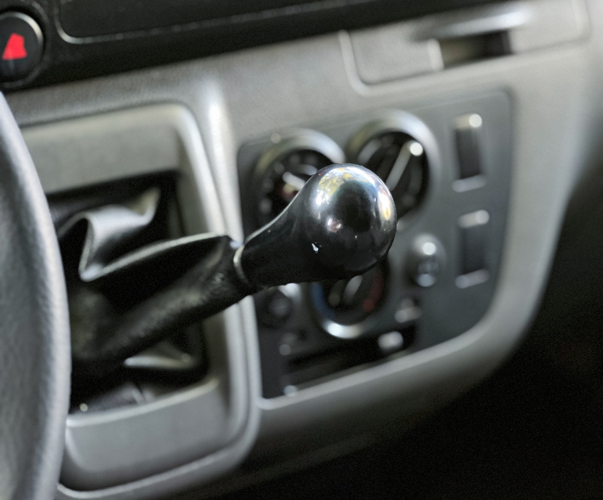 
								NISSAN NV350 LONG DX 2.5 2015 full									